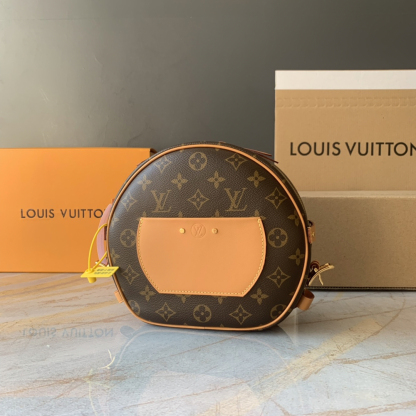 Louis Vuitton  ルイ・ヴィトン シーズナル ワンショルダーバッグ 