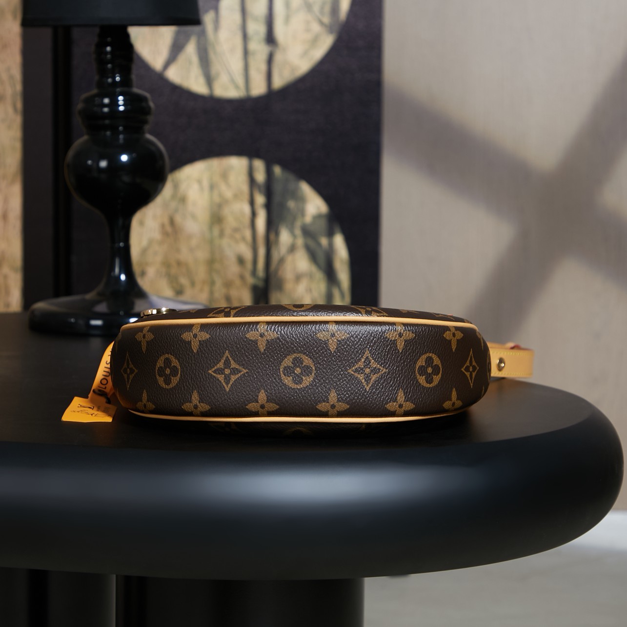 Louis Vuitton  ルイ・ヴィトン シーズナル ワンショルダーバッグ 