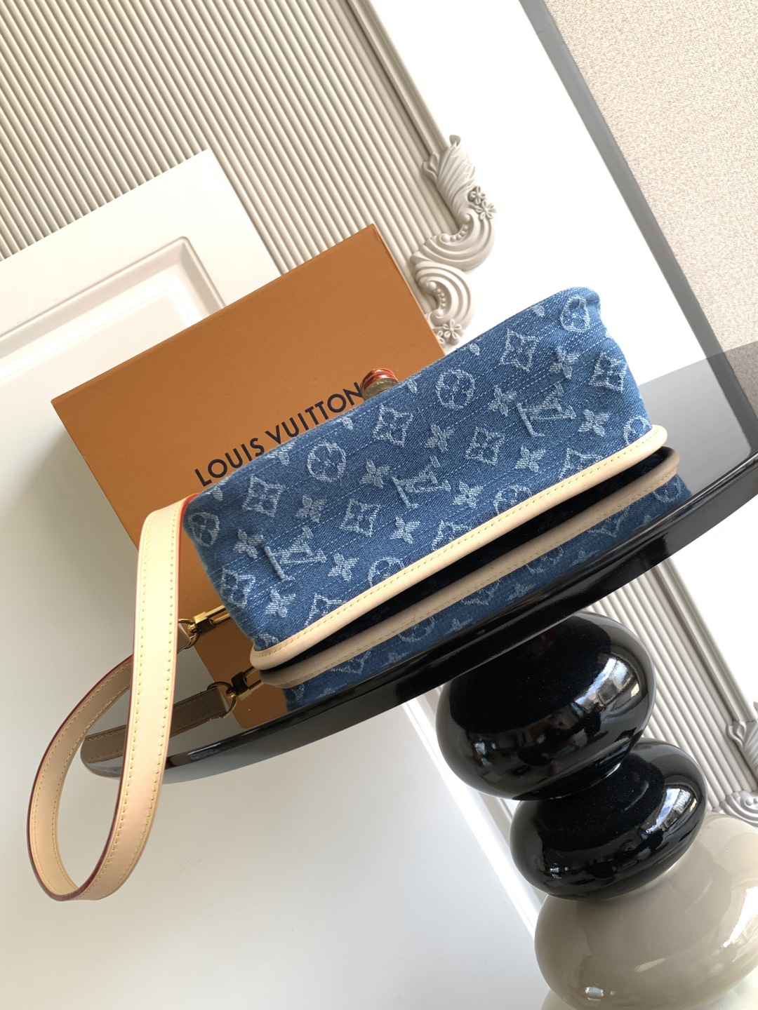 Louis Vuitton  ルイ・ヴィトン シーズナル ワンショルダーバッグ 