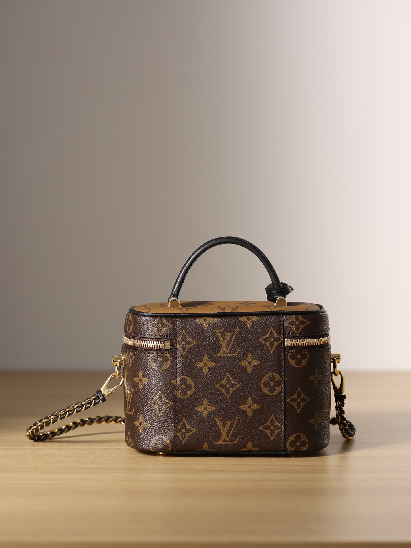 Louis Vuitton  ルイ・ヴィトン シーズナル ワンショルダーバッグ 