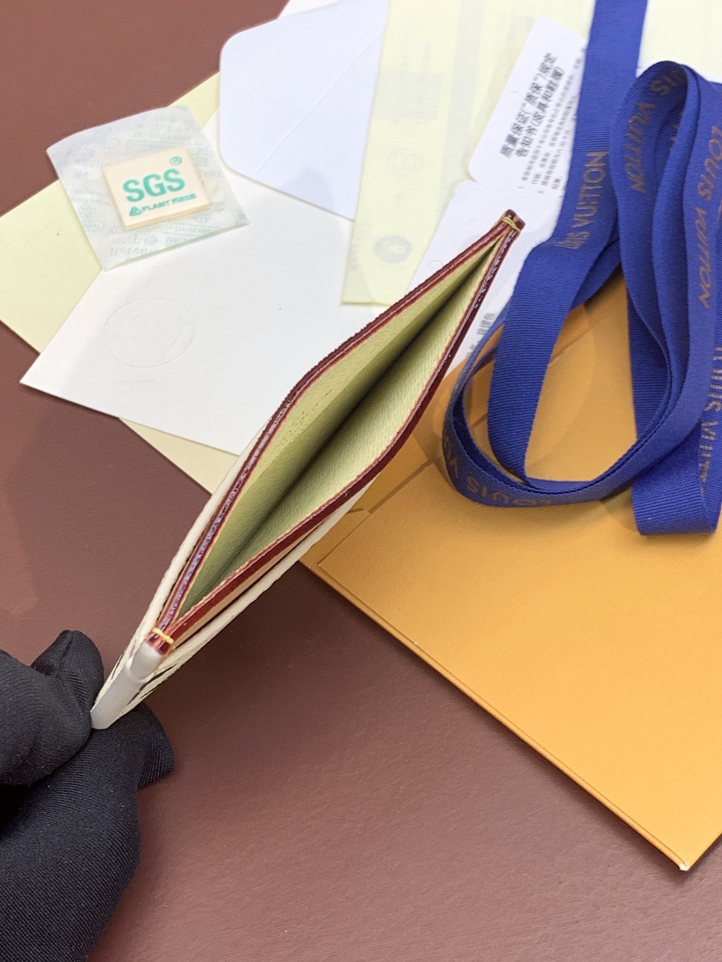 ルイ・ヴィトン「Louis Vuitton」レザーポケットウォレット