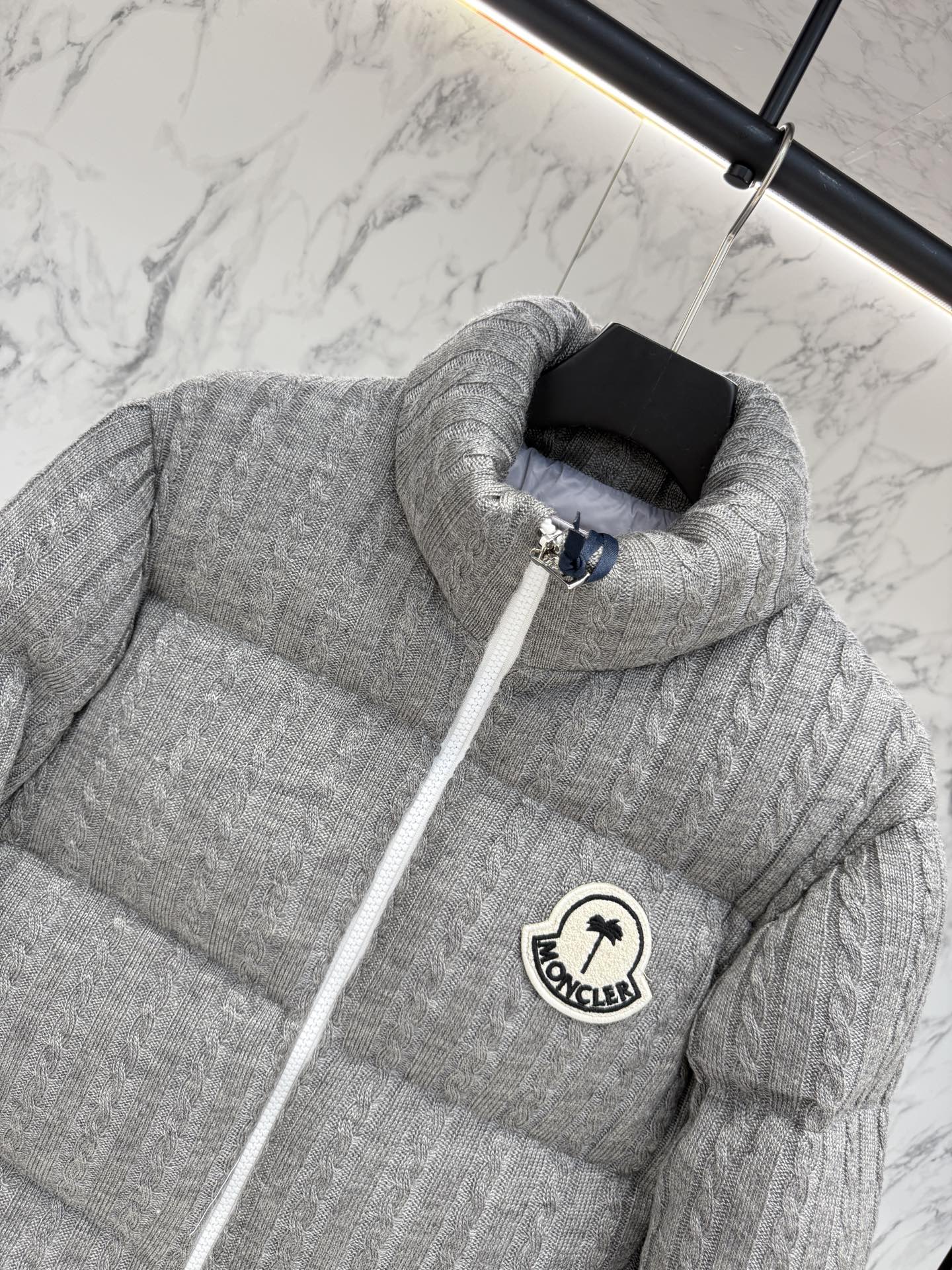 モンクレール シーズン別 ロングダウンコート