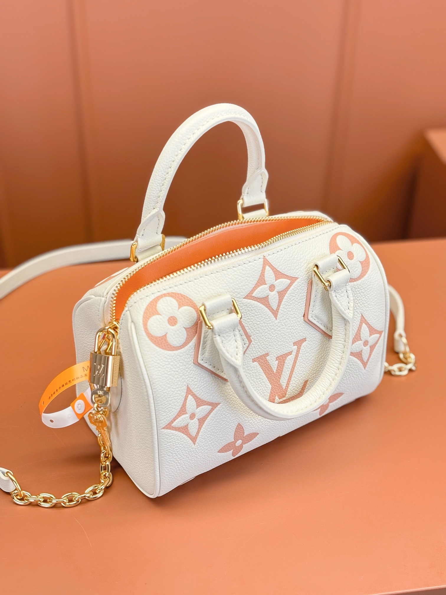Louis Vuitton  ルイ・ヴィトン シーズナル ワンショルダーバッグ 