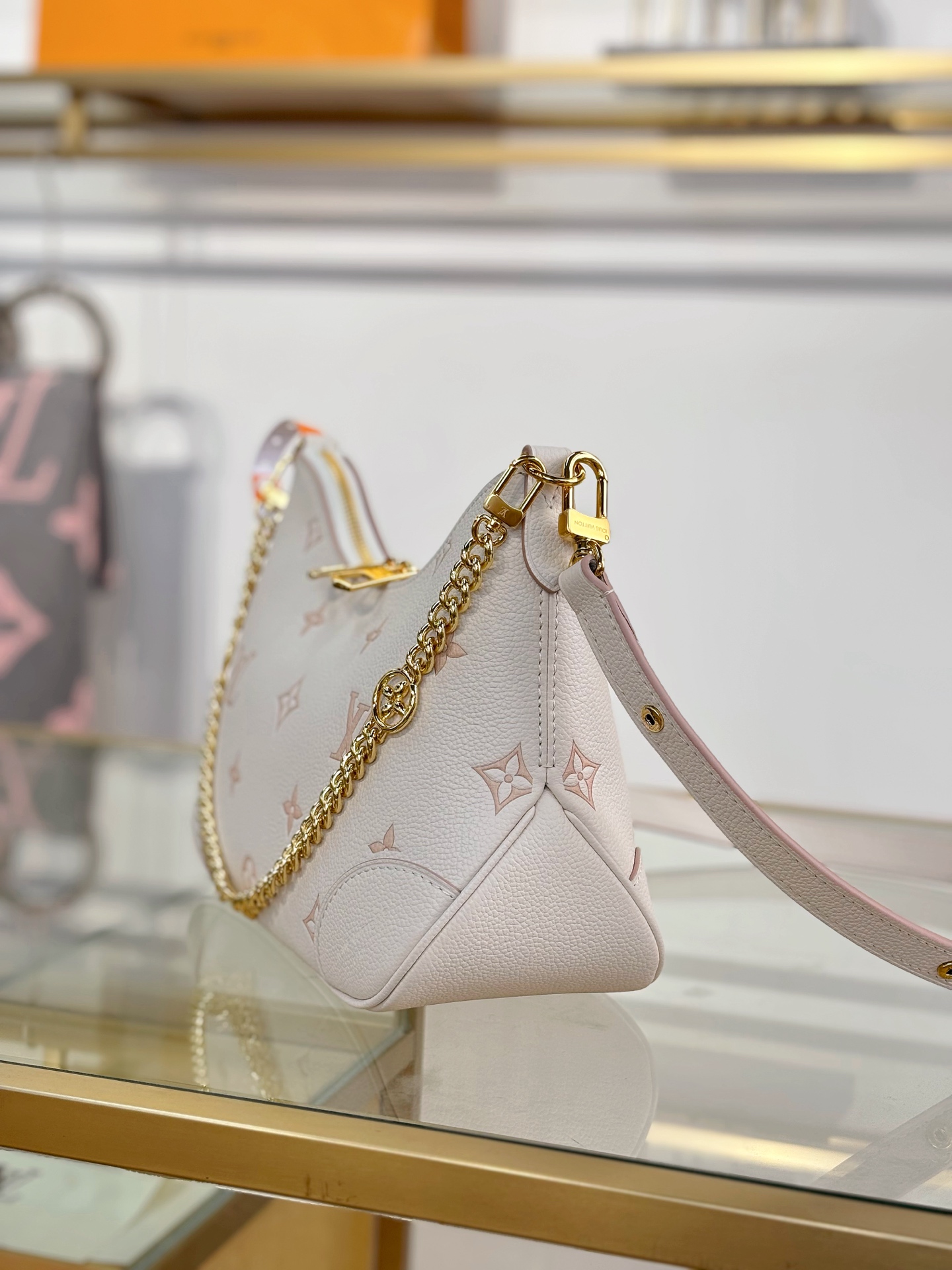 Louis Vuitton  ルイ・ヴィトン シーズナル ワンショルダーバッグ 