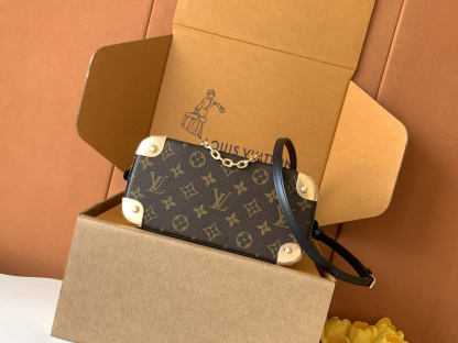 Louis Vuitton  ルイ・ヴィトン シーズナル ワンショルダーバッグ 