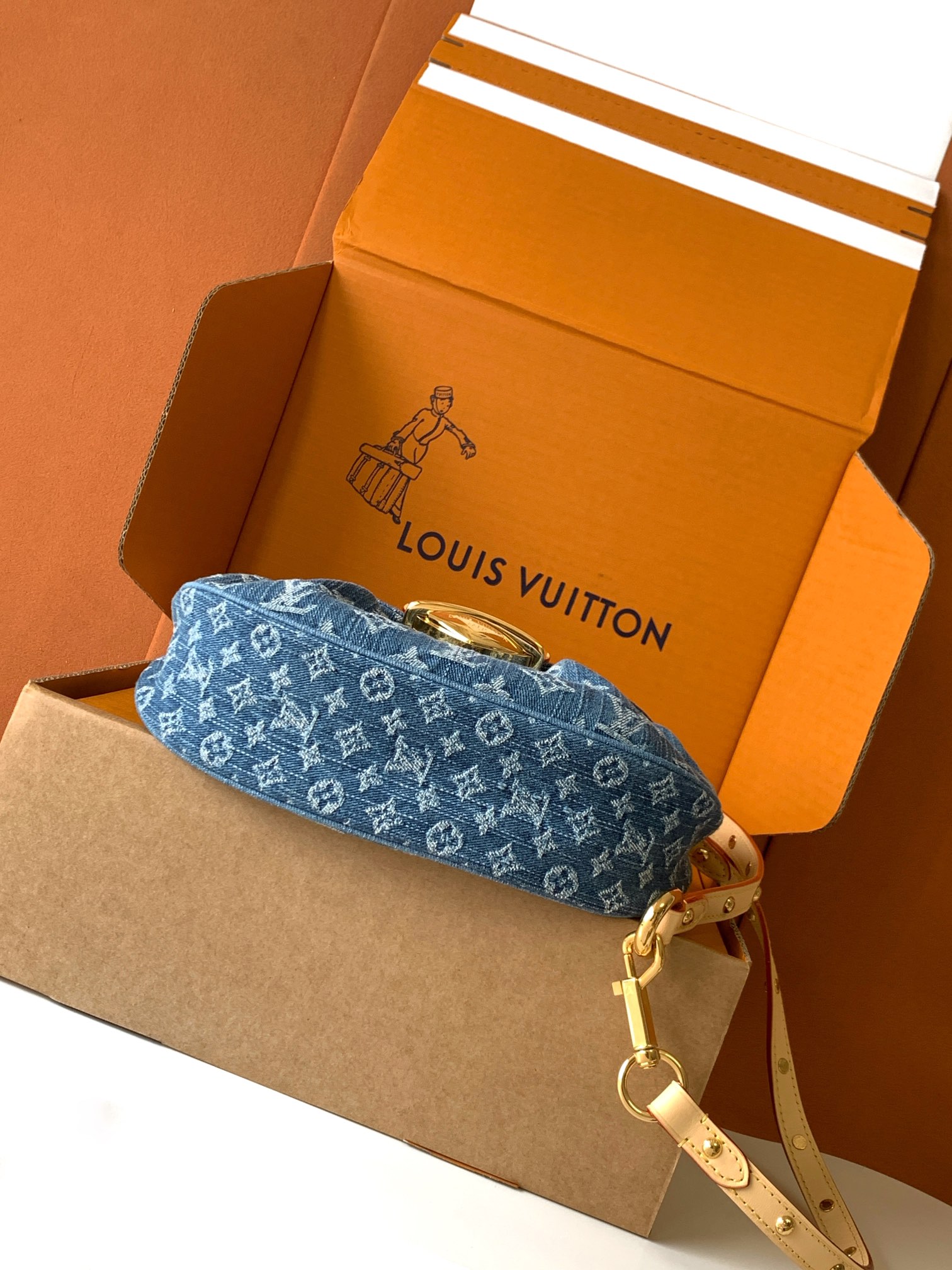 Louis Vuitton  ルイ・ヴィトン シーズナル ワンショルダーバッグ 