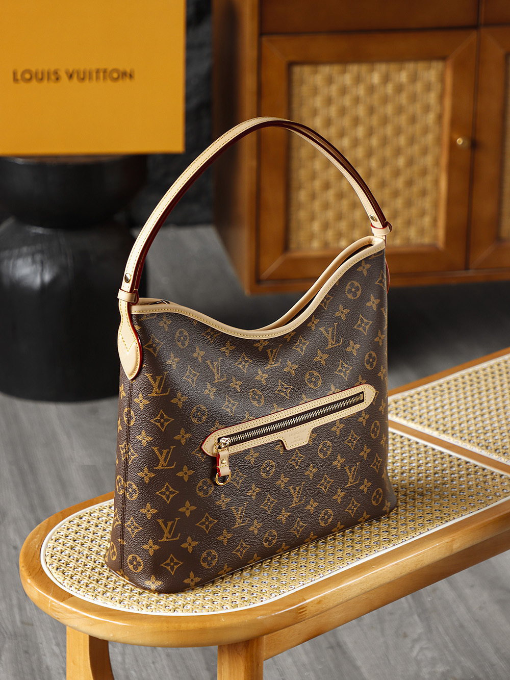 Louis Vuitton  ルイ・ヴィトン シーズナル ワンショルダーバッグ 