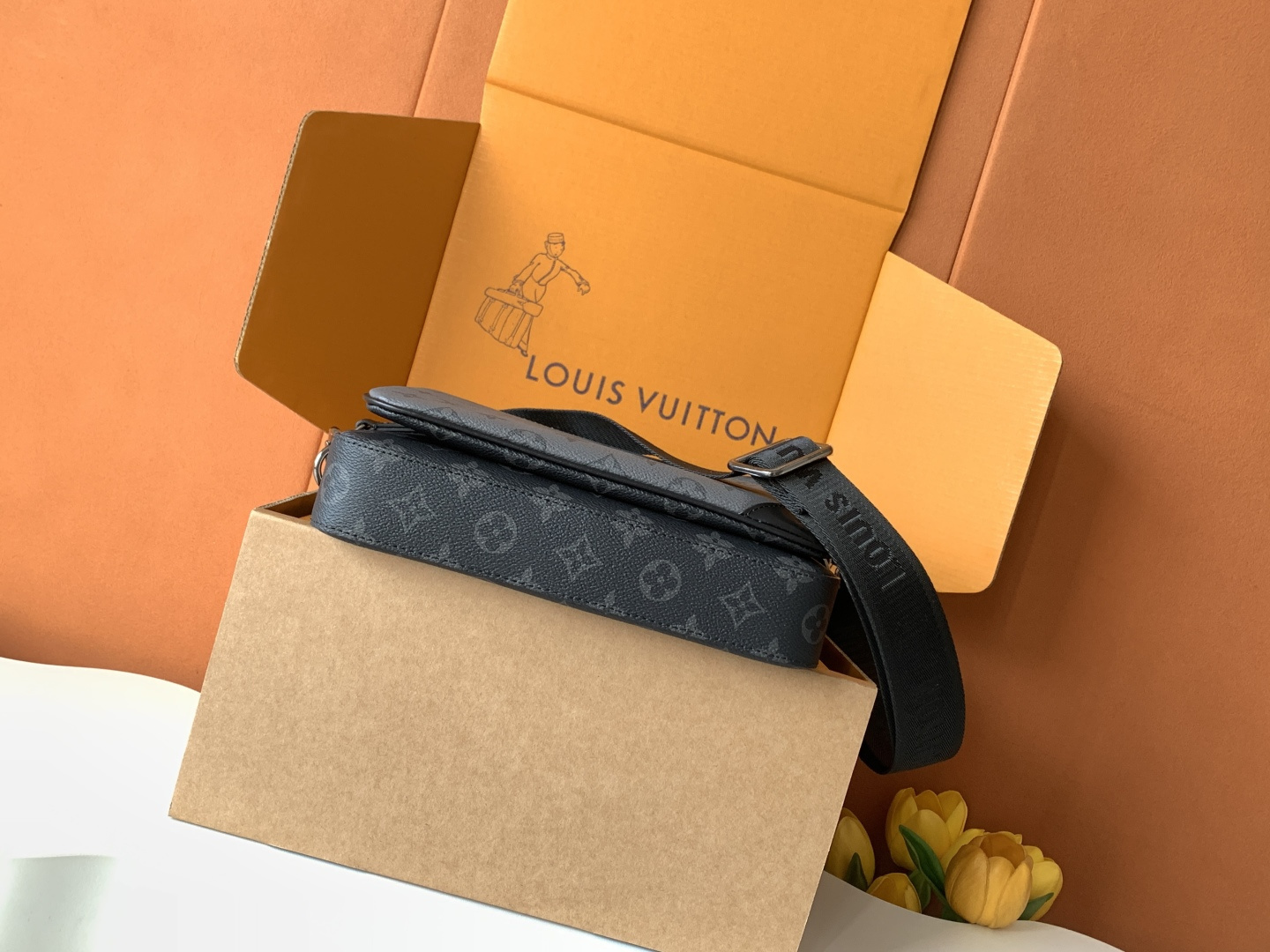 Louis Vuitton  ルイ・ヴィトン シーズナル ワンショルダーバッグ 