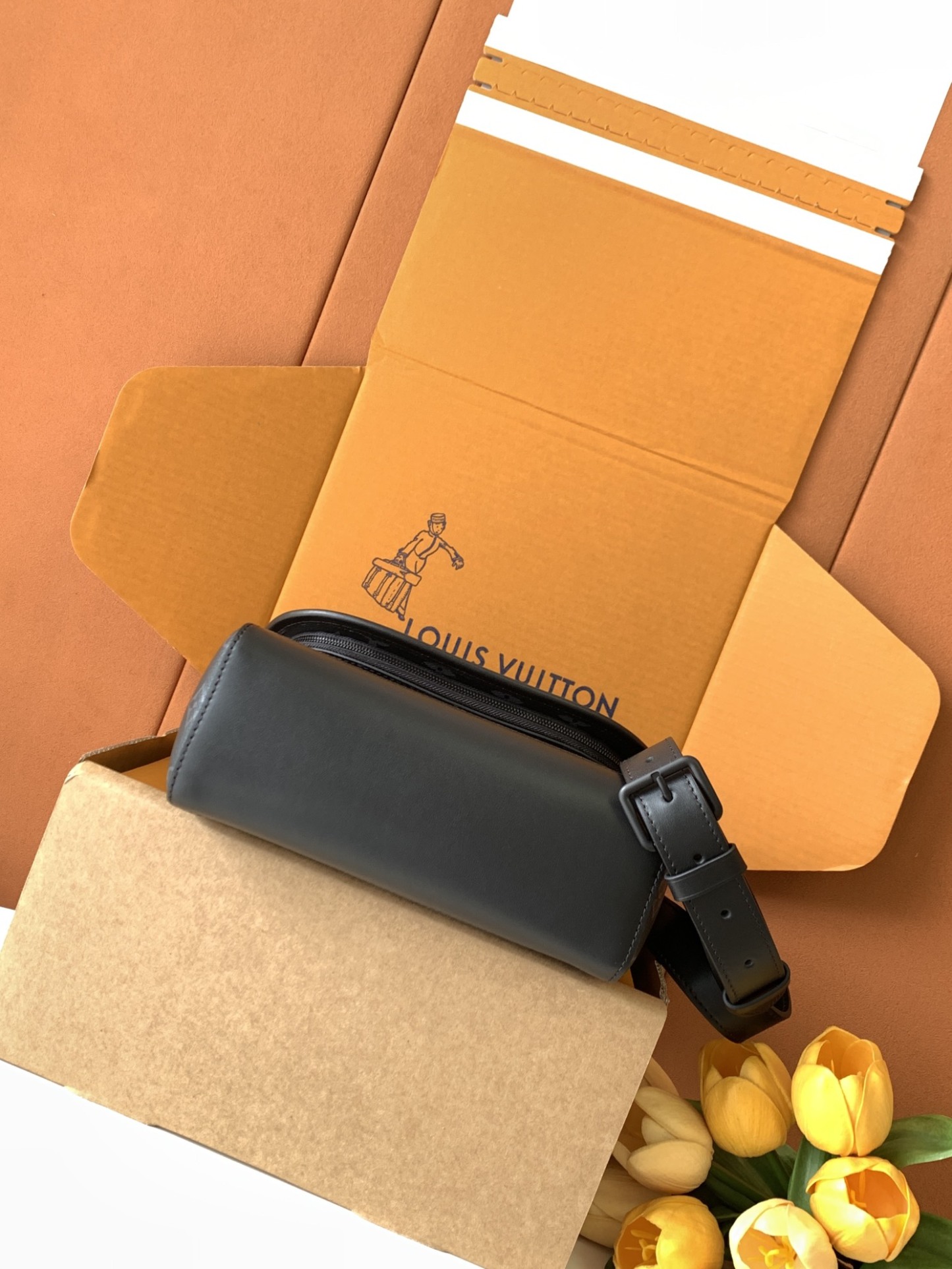 Louis Vuitton  ルイ・ヴィトン シーズナル ワンショルダーバッグ 