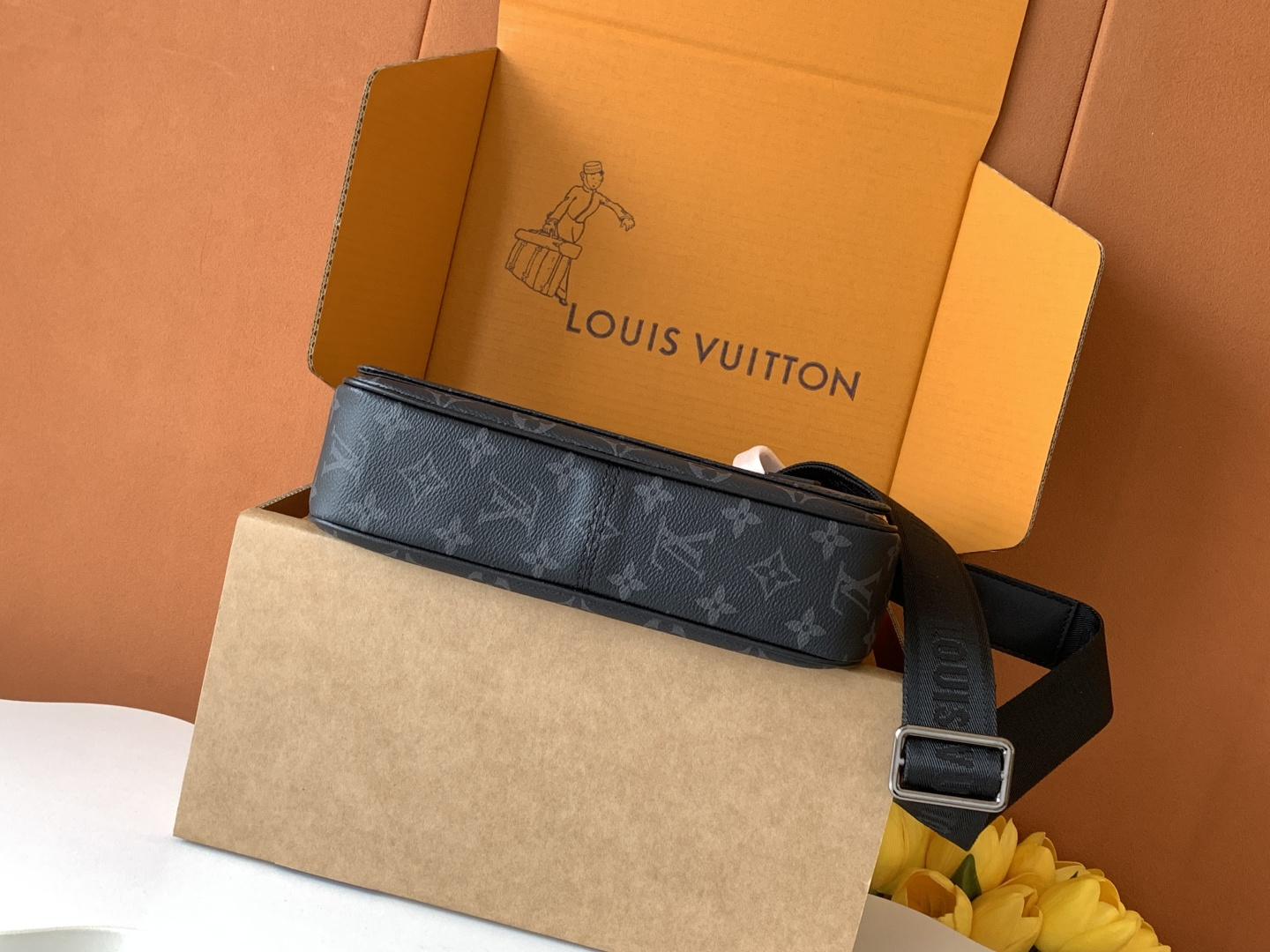 Louis Vuitton  ルイ・ヴィトン シーズナル ワンショルダーバッグ 
