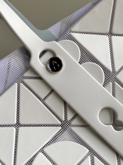 イッセイミヤケ「Issey Miyake」LUCENTシリーズ トートバッグ