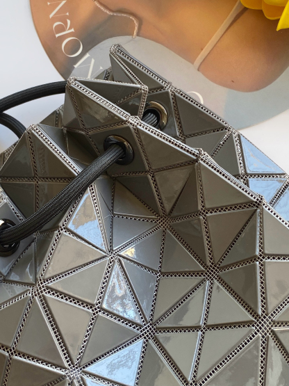 イッセイミヤケ「Issey Miyake」LUCENTシリーズ トートバッグ