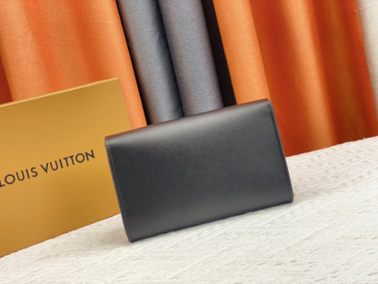 ルイ・ヴィトン「Louis Vuitton」レザーポケットウォレット レディース おしゃれ ショルダーバッグ