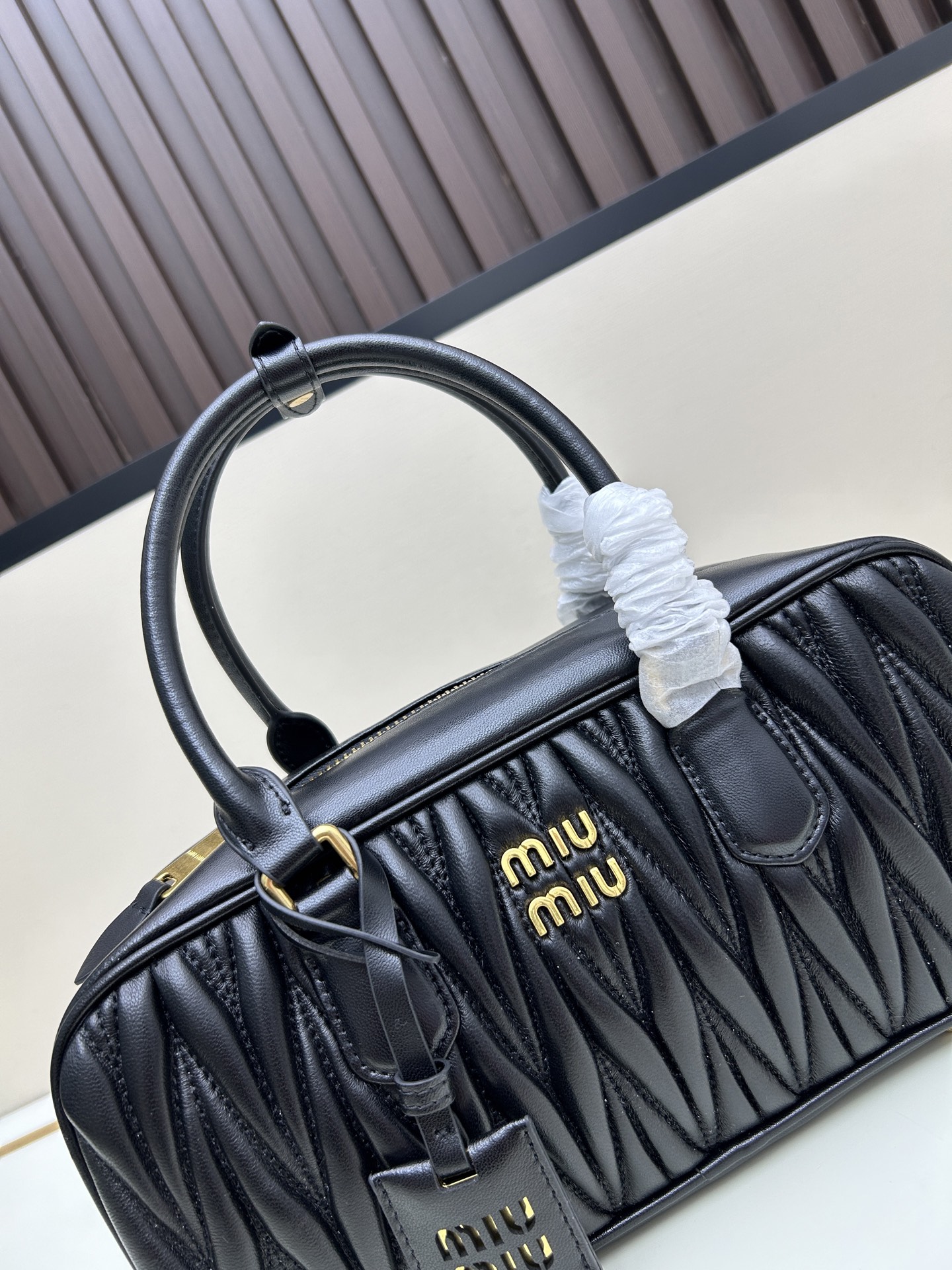 ミュウミュウ「MIUMIU」レディースファッションハンドバッグとショルダーバッグ