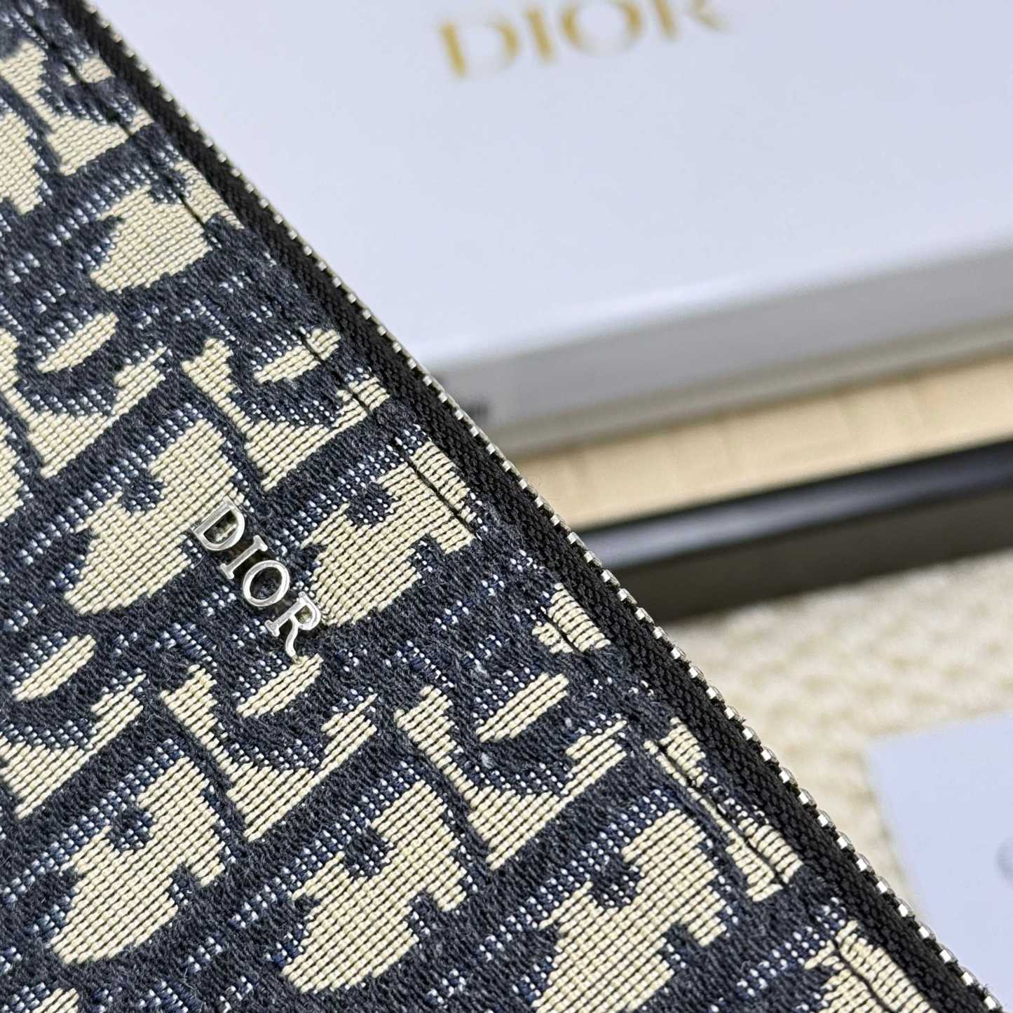 ディオール「Dior」 クラシックな高級品さいふ