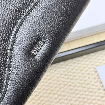 ディオール「Dior」 クラシックな高級品さいふ