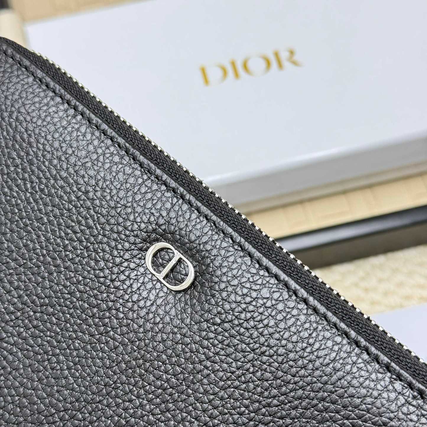 ディオール「Dior」 クラシックな高級品さいふ