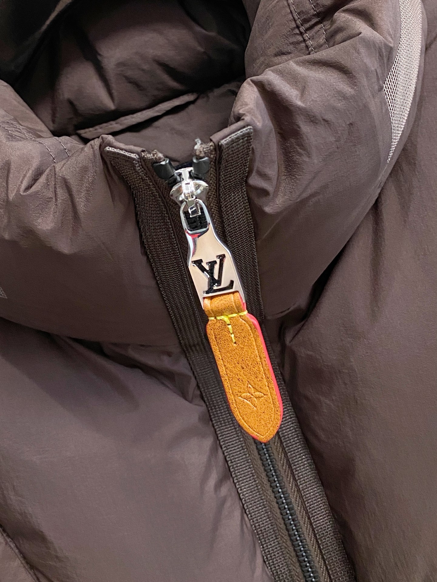 ルイ・ヴィトン冬のおしゃれカジュアルダウンジャケットメンズジャケット