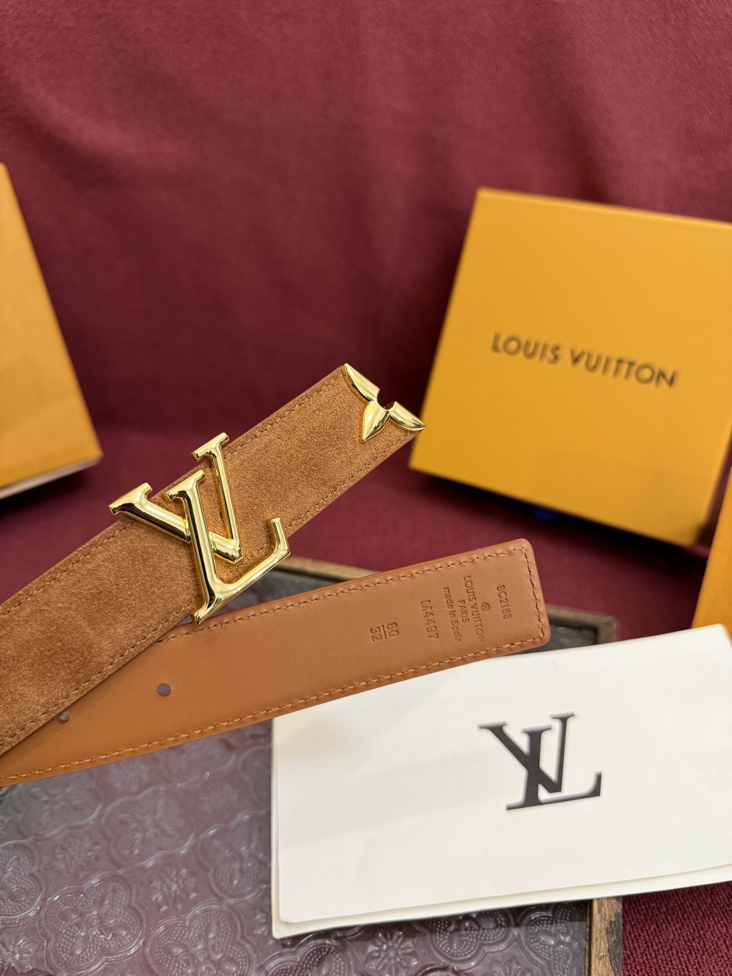 Louis Vuitton ルイヴィトンの新作女性用ベルト（リバーシブル）