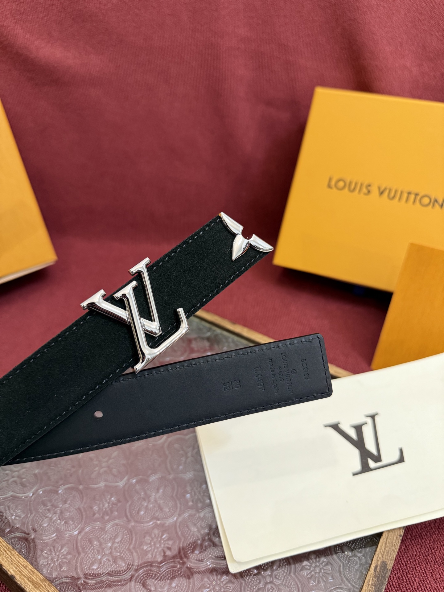 Louis Vuitton ルイヴィトンの新作女性用ベルト（リバーシブル）