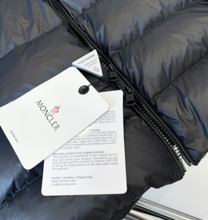 モンクレール シーズン別 ロングダウンコート