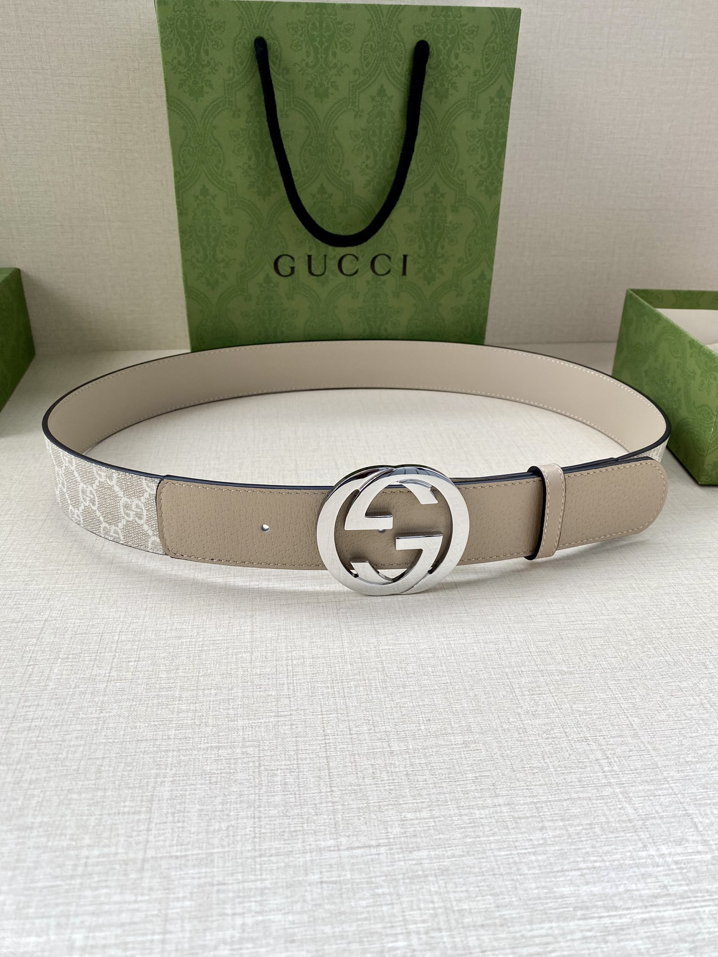 グッチ「Gucci」 新作女性用ベルト