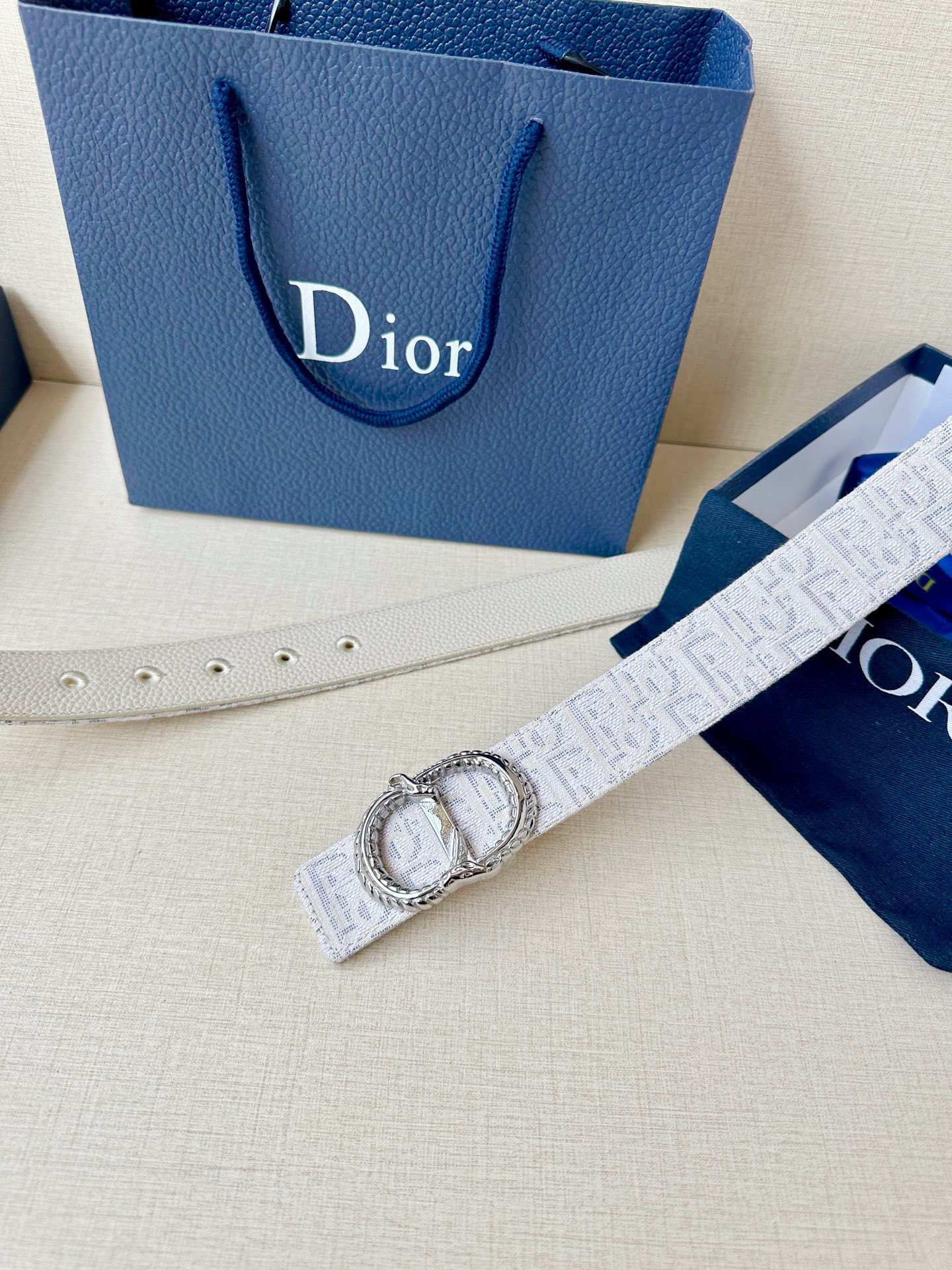 ディオール「Dior」女性用ベルト