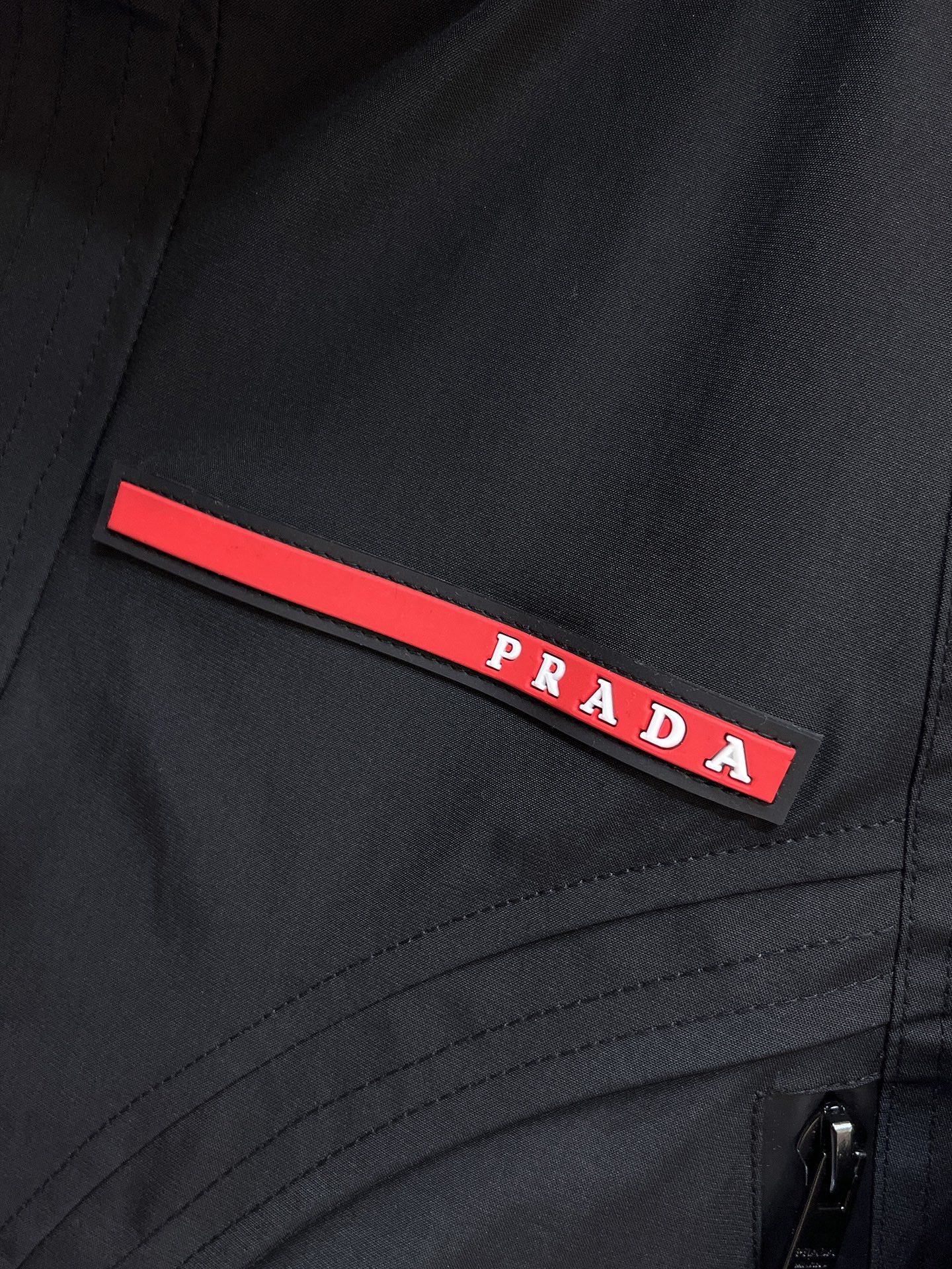 プラダ冬のおしゃれメンズジャケット