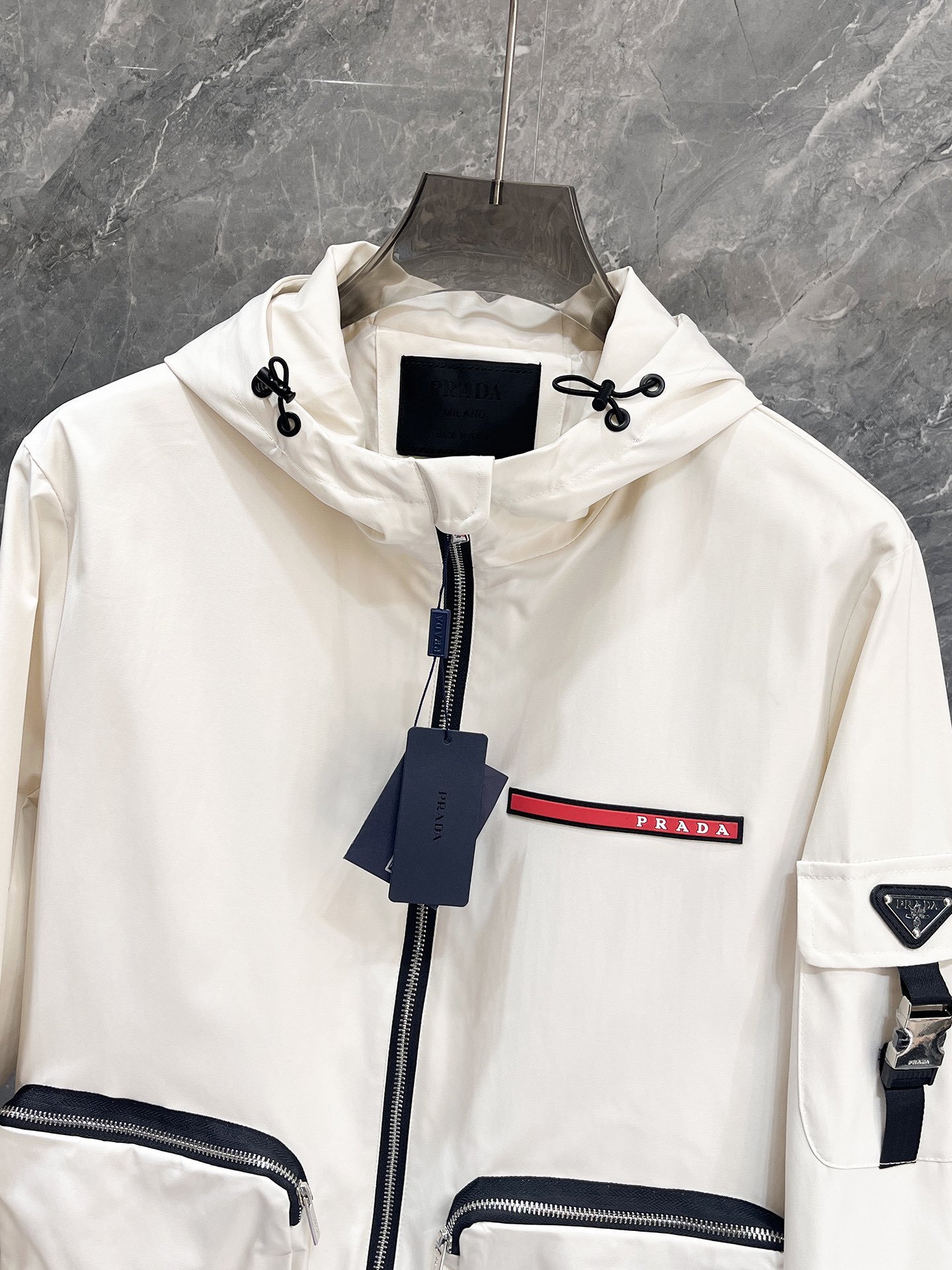 プラダ冬のおしゃれメンズジャケット