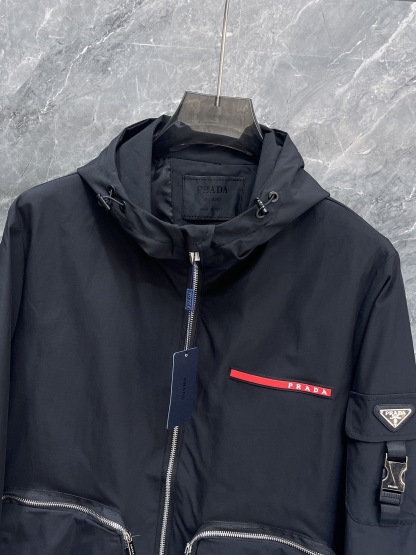 プラダ冬のおしゃれメンズジャケット