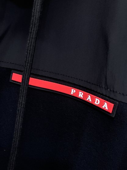 プラダ冬のおしゃれメンズジャケット