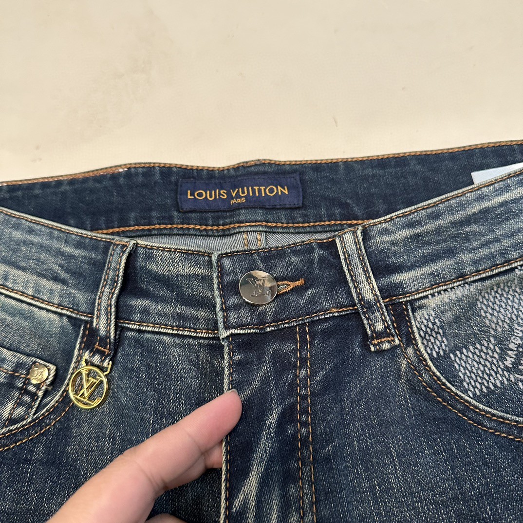 [ Louis Vuitton ] ルイ・ヴィトン スタイリッシュなジーンズ
