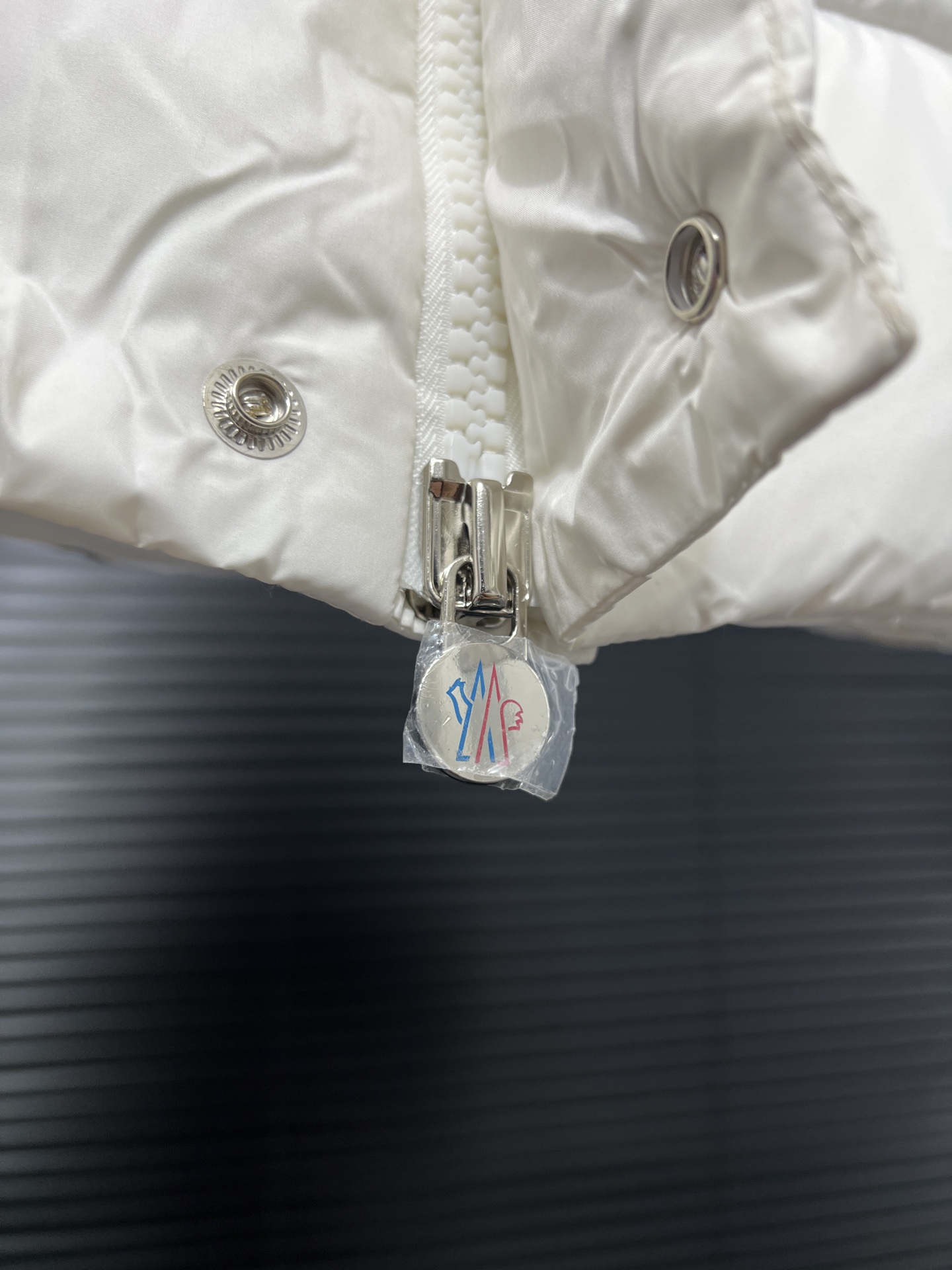 Moncler モンクレール シーズン別 ロングダウンコート