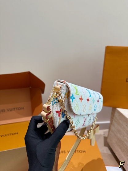 Louis Vuitton  ルイ・ヴィトン シーズナル ワンショルダーバッグ