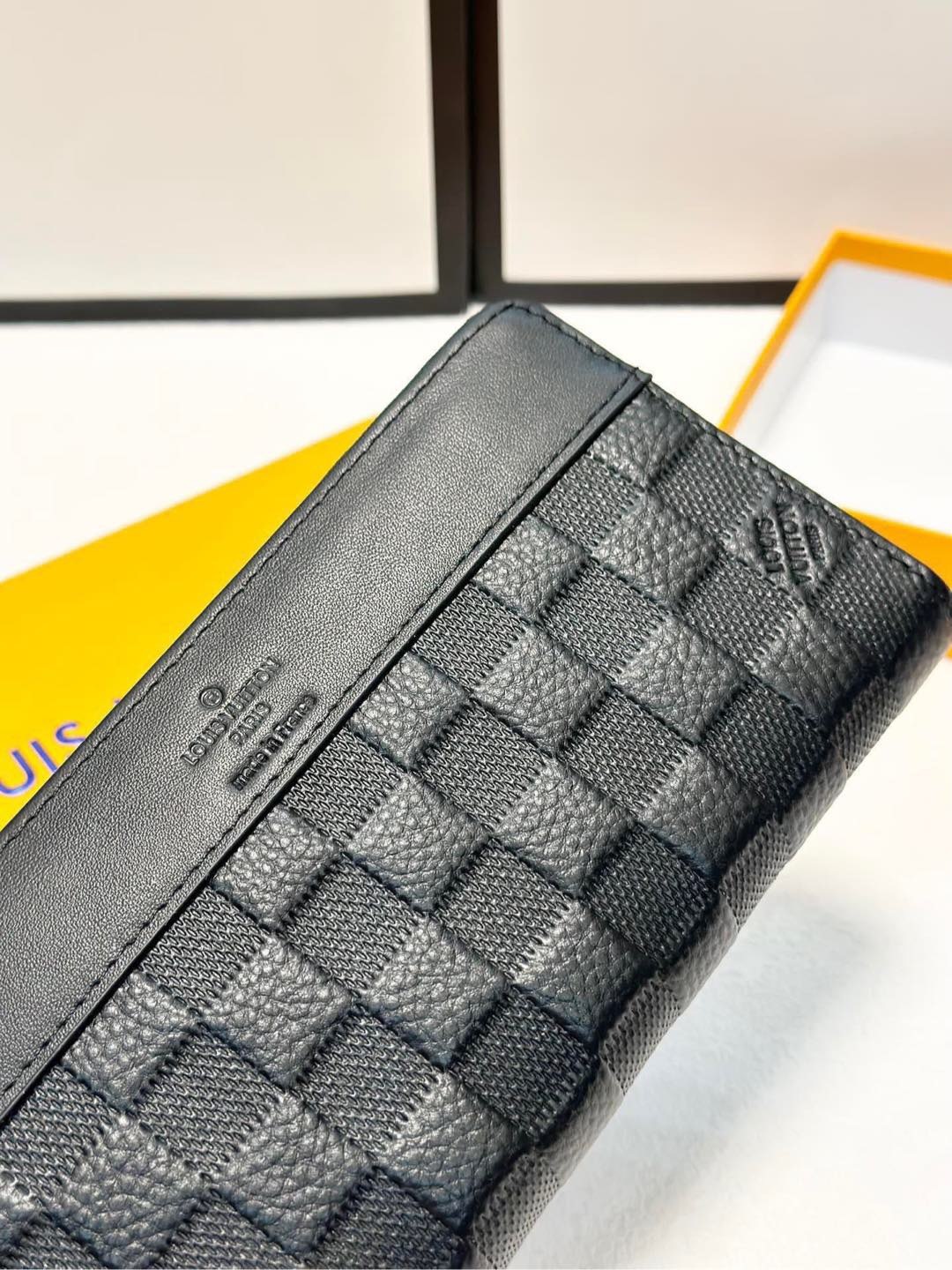 Louis Vuitton  ルイ・ヴィトン 新作 牛革財布