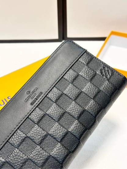 Louis Vuitton  ルイ・ヴィトン 新作 牛革財布