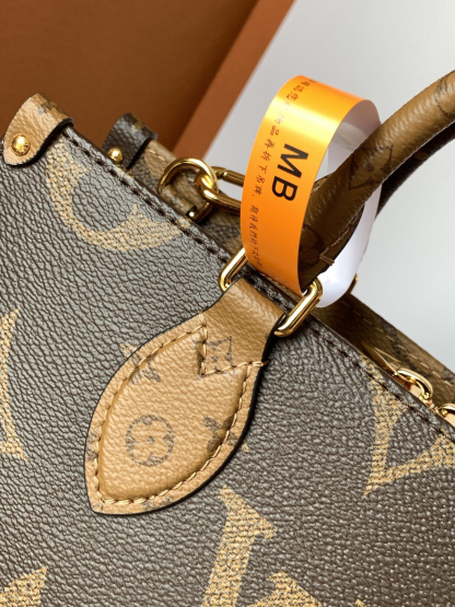 Louis Vuitton  ルイ・ヴィトン シーズナル ワンショルダーバッグ 