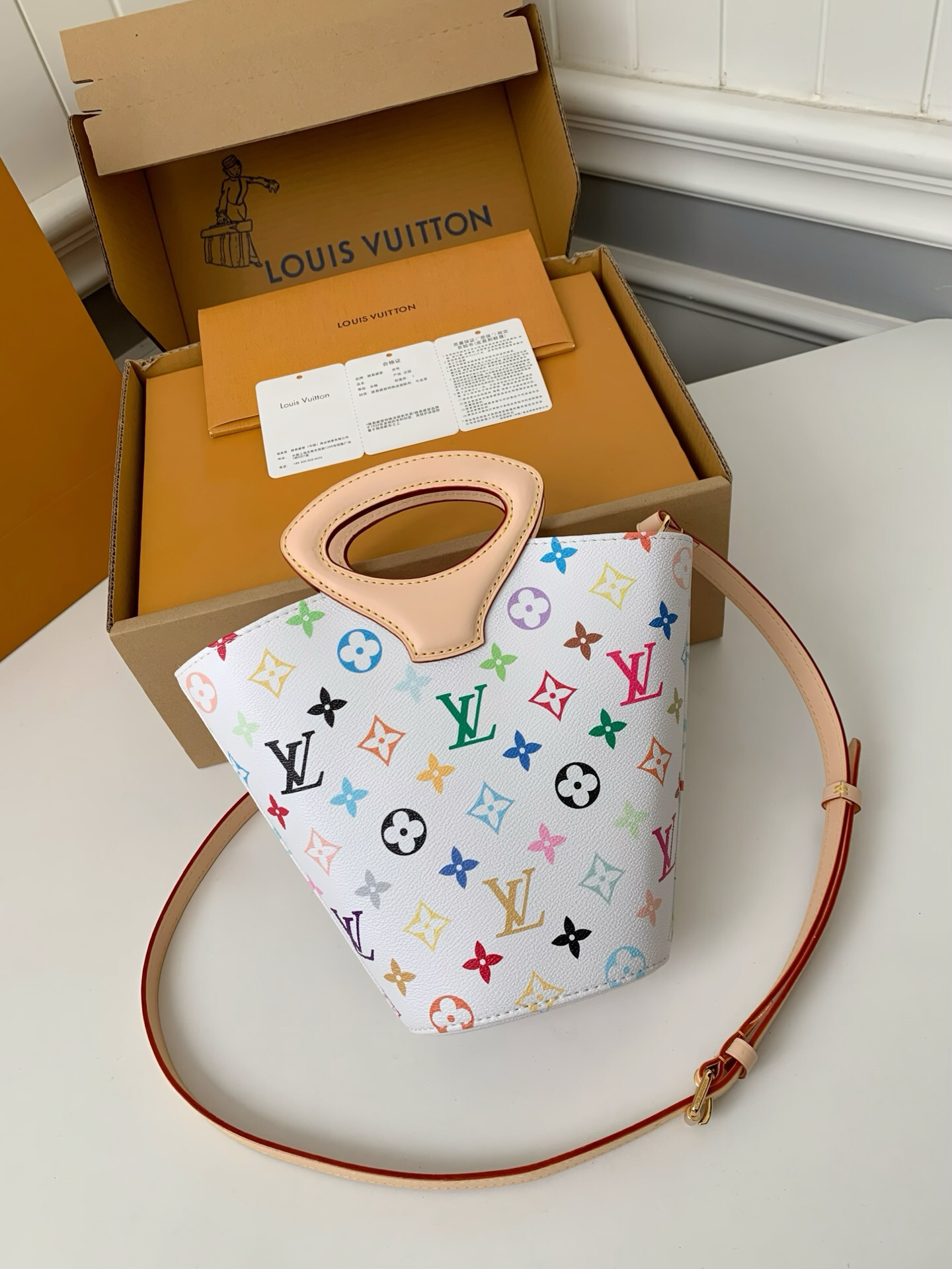 Louis Vuitton  ルイ・ヴィトン シーズナル ワンショルダーバッグ 