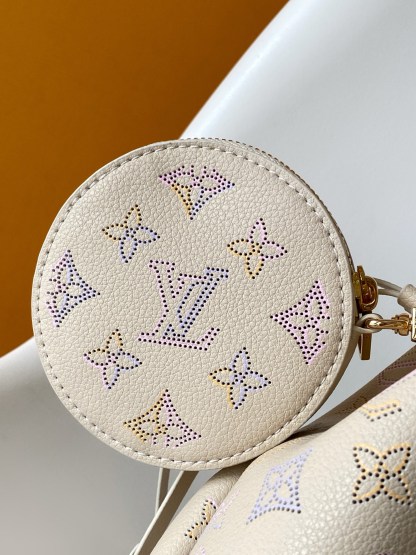 Louis Vuitton  ルイ・ヴィトン シーズナル ワンショルダーバッグ 