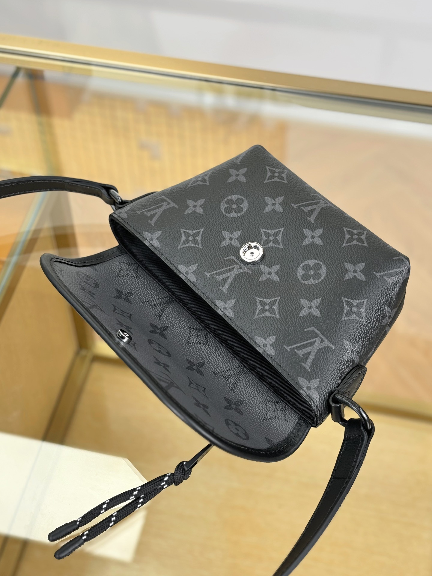 Louis Vuitton  ルイ・ヴィトン シーズナル ワンショルダーバッグ 