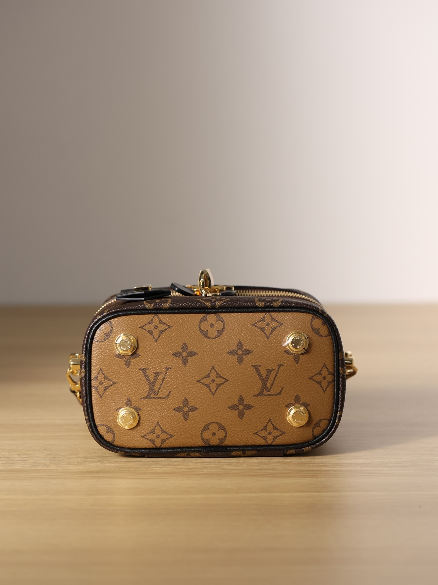 Louis Vuitton  ルイ・ヴィトン シーズナル ワンショルダーバッグ 