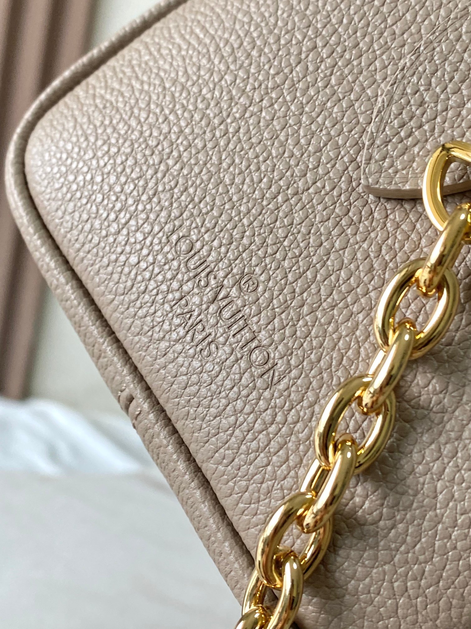 Louis Vuitton  ルイ・ヴィトン シーズナル ワンショルダーバッグ 