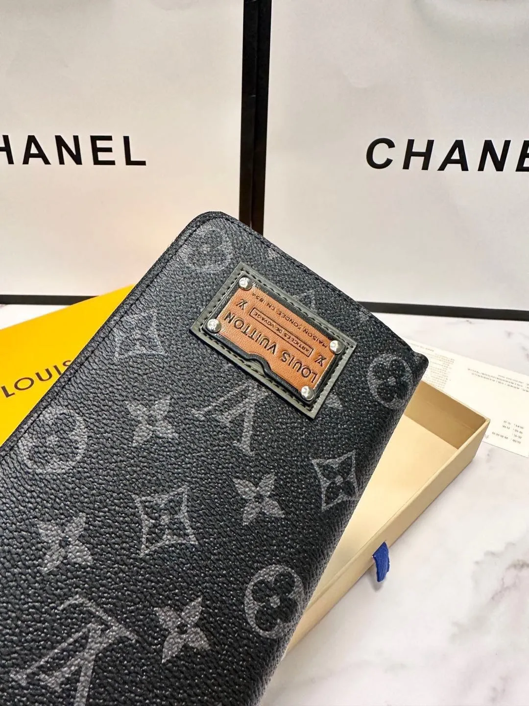 ルイ・ヴィトン「Louis Vuitton」レザーポケットウォレット