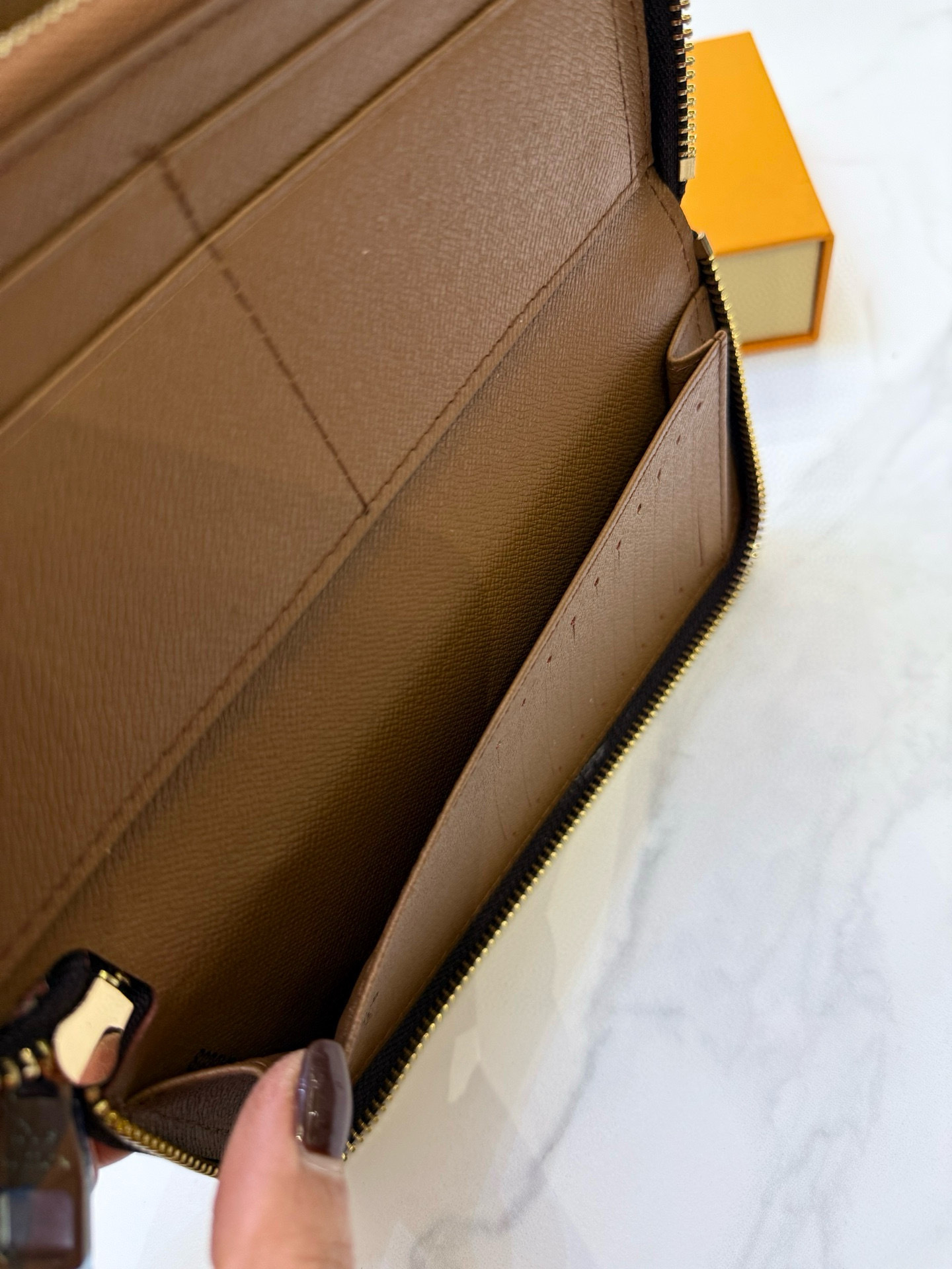 ルイ・ヴィトン「Louis Vuitton」レザーポケットウォレット