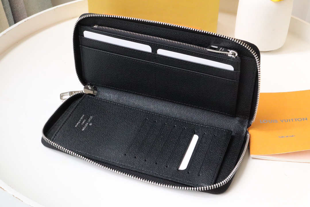 ルイ・ヴィトン「Louis Vuitton」レザーポケットウォレット