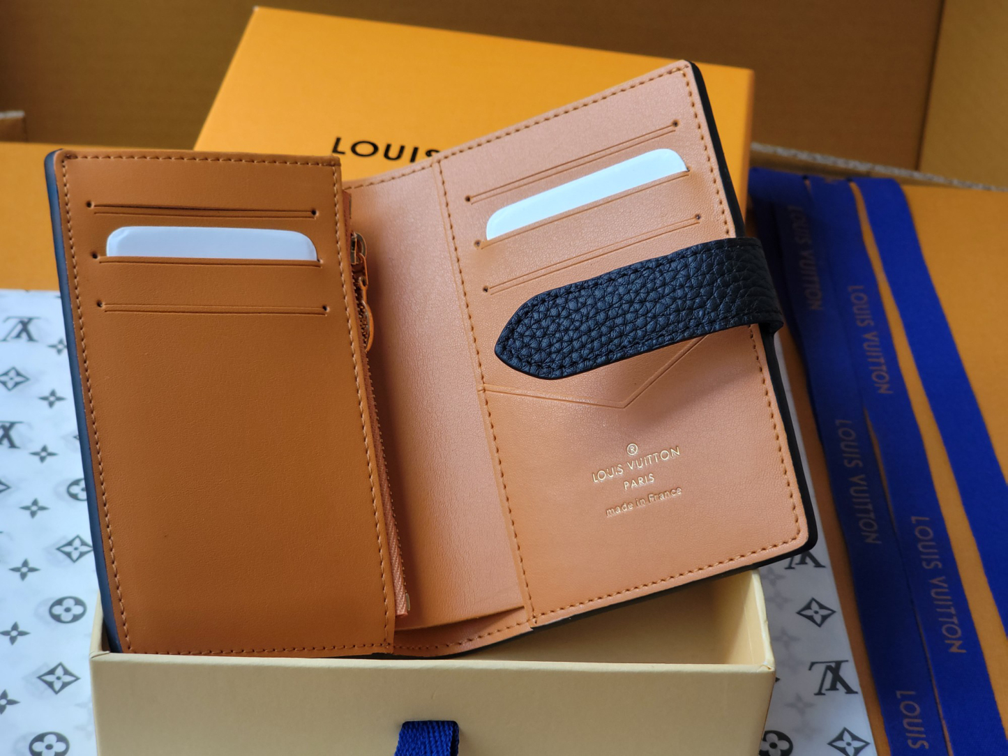 ルイ・ヴィトン「Louis Vuitton」レザーポケットウォレット