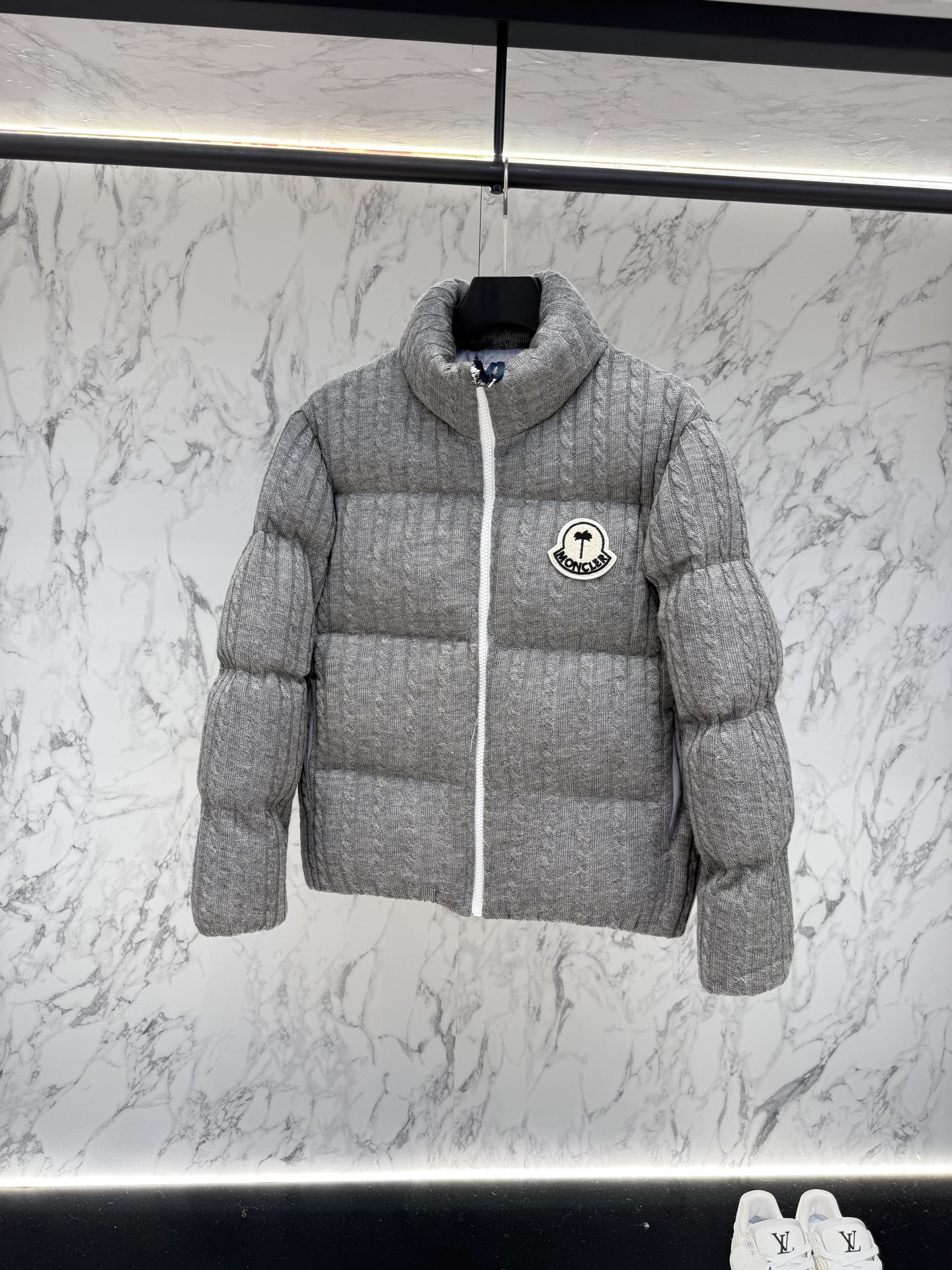 モンクレール シーズン別 ロングダウンコート