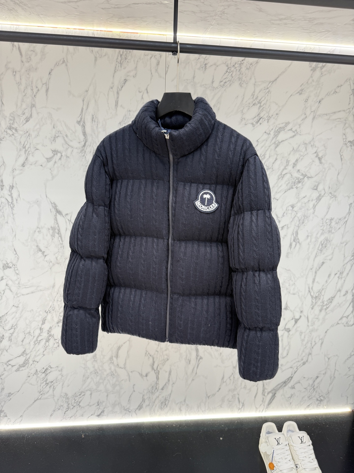 モンクレール シーズン別 ロングダウンコート