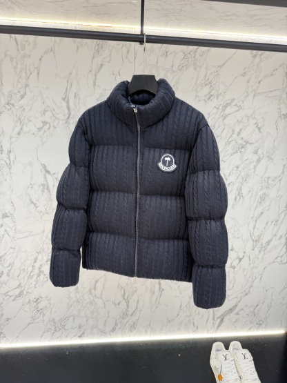 モンクレール シーズン別 ロングダウンコート