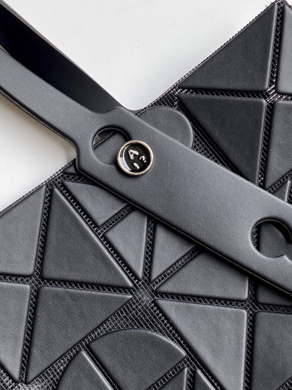 イッセイミヤケ「Issey Miyake」LUCENTシリーズ トートバッグ